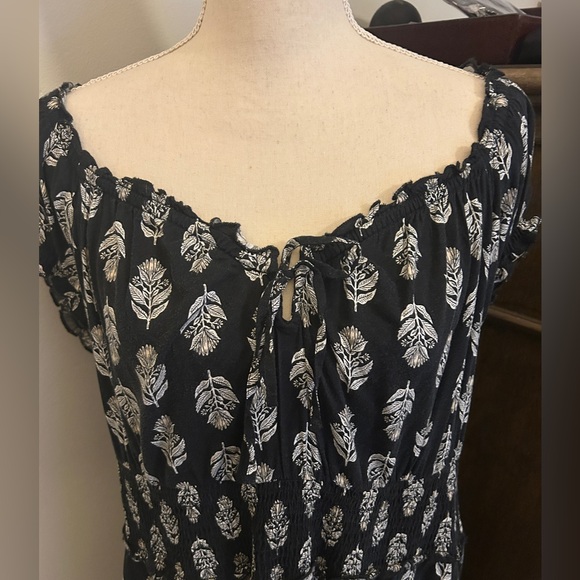 Old Navy Elegant Black and White Leaf Print Dress - Picture 6 of 6